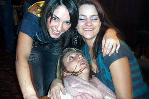 Пьяные девушки (90 фото)