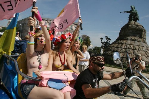   FEMEN    (12 )