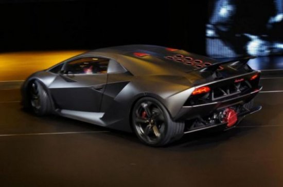 Первые снимки самой совершенной новой Lamborghini