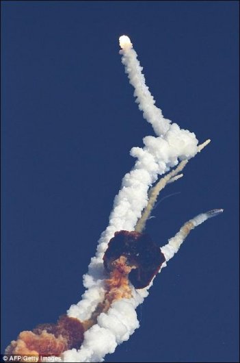 Взрыв индийской ракеты со спутником