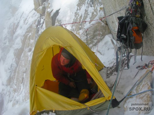 Висячие палатки альпинистов