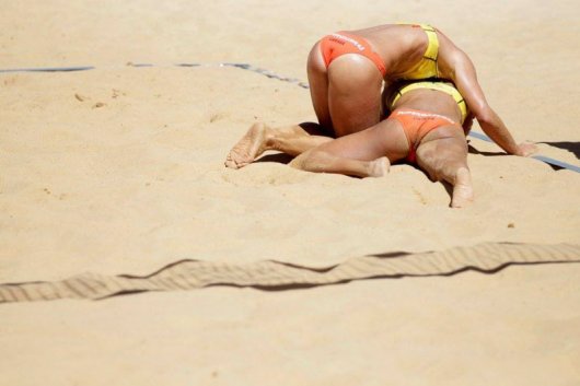Женский пляжный волейбол - один их самых сексуальных видов спорта