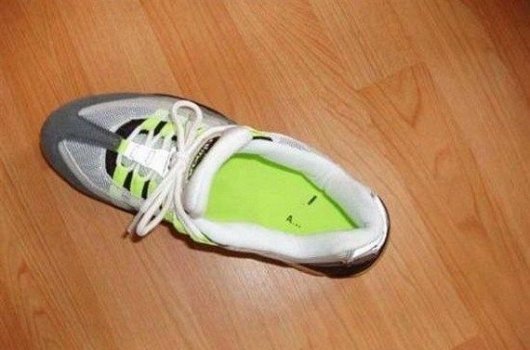 Китайские кроссовки