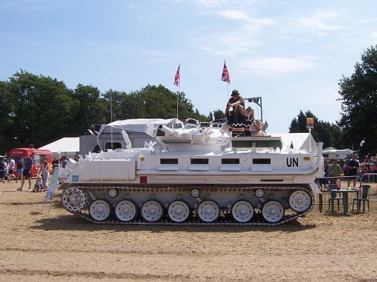 Свадебный танк а-ля "лимузин"