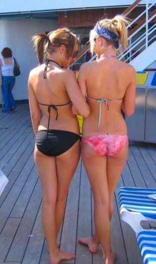 Женские попки на яхтах. (55 фото)