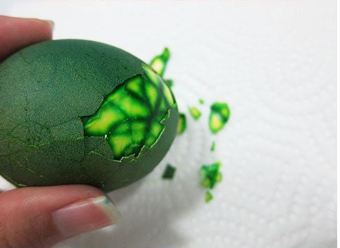 Как прикольно покрасить яйца