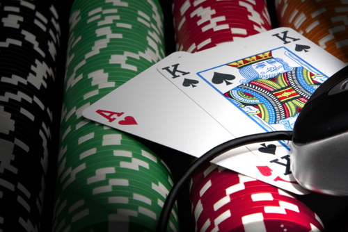 Почему игрокам выгодно играть в онлайн покер и казино
