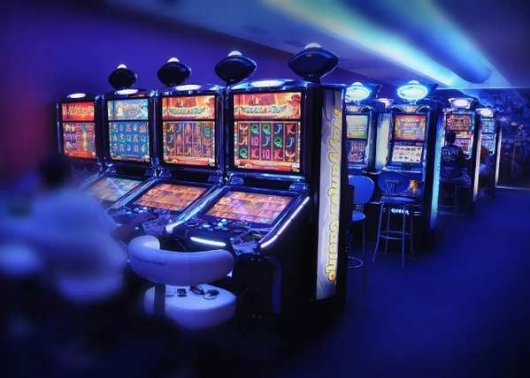 Почему официальный сайт казино предлагает играть бесплатно