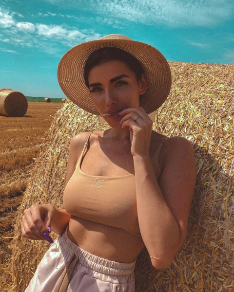 Голая Алена Глухова на горячих фото