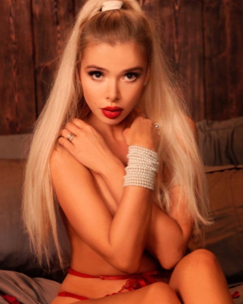 Голая Алена Кравец