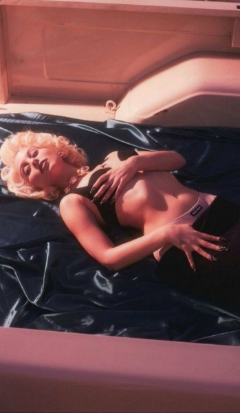 Голая Алекса Деми