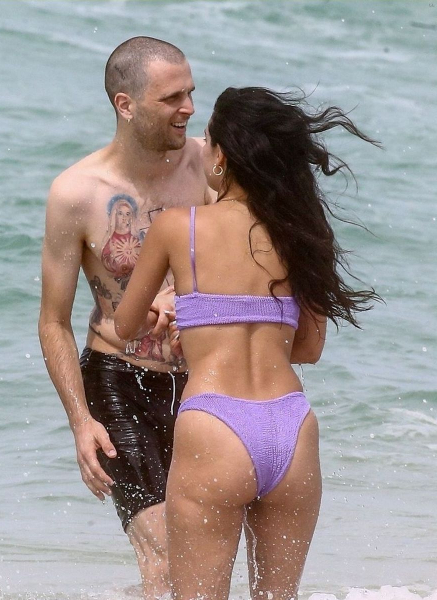 Голая Алекса Деми