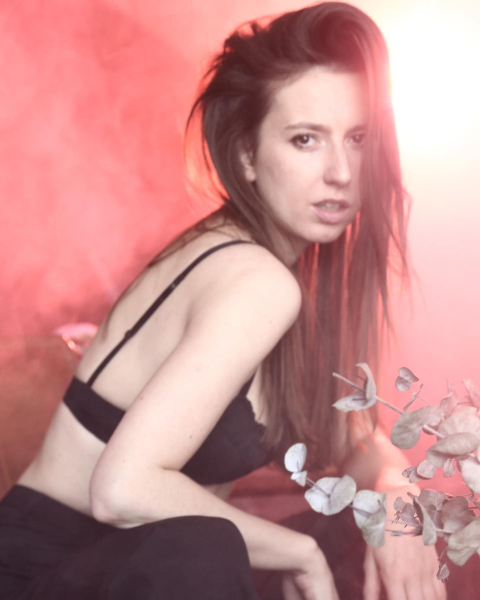 Голая Александра Велескевич