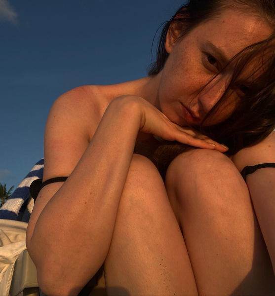 Голая Александра Велескевич