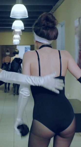 Голая Александра Власова на жарких фото