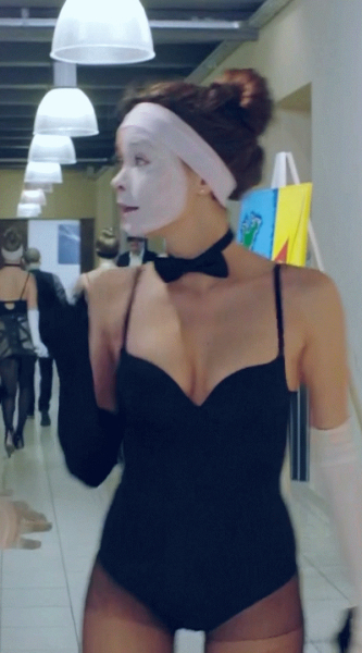 Голая Александра Власова на жарких фото