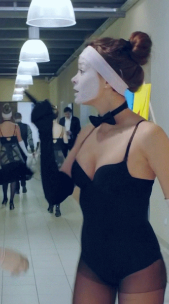 Голая Александра Власова на жарких фото