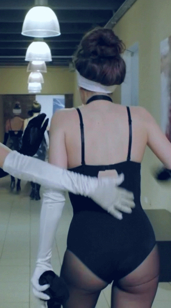 Голая Александра Власова на жарких фото