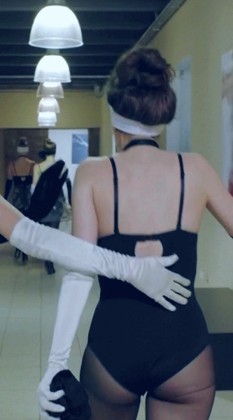 Голая Александра Власова на жарких фото