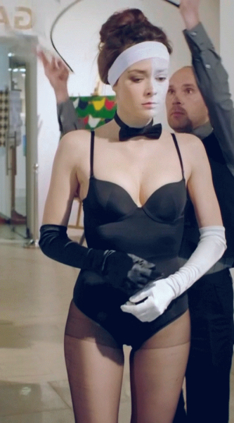 Голая Александра Власова на жарких фото