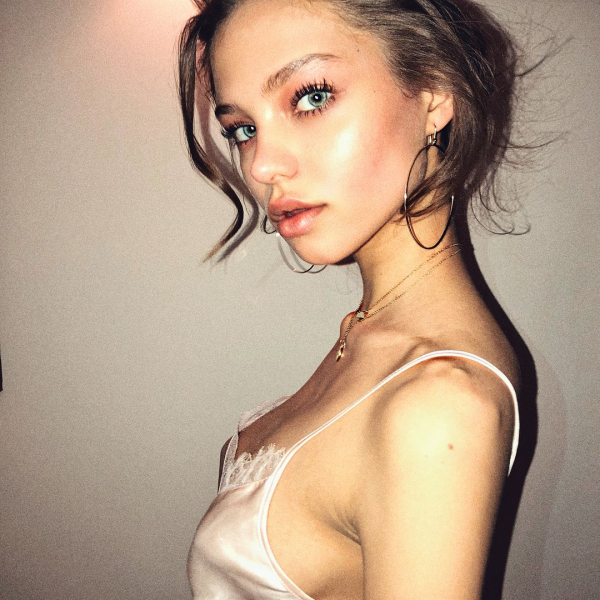 Голая Алеся Кафельникова