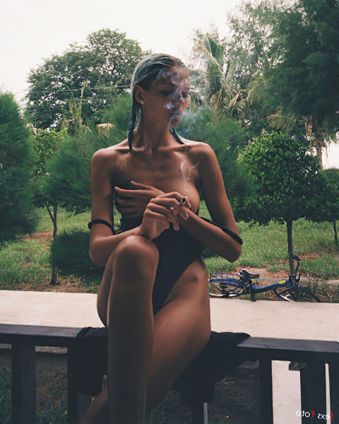 Голая Алеся Кафельникова