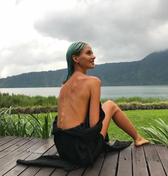 Голая Алеся Кафельникова