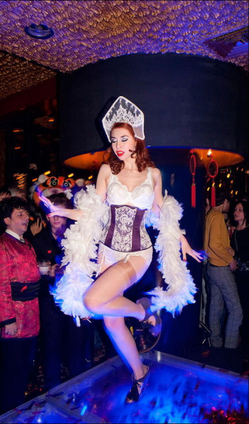 Голая Алина Алексеева на горячих фото