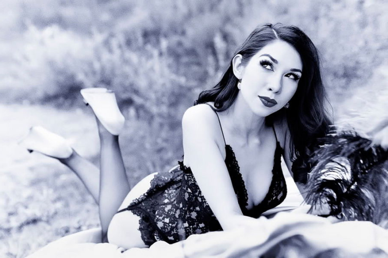 Голая Алина Алексеева на горячих фото