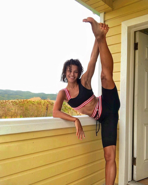 Голая Алина Астровская