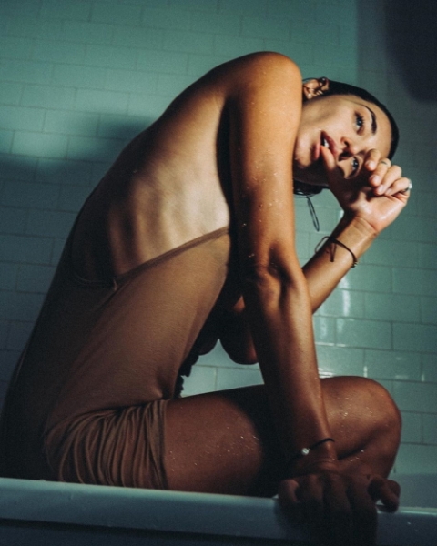 Голая Алина Астровская