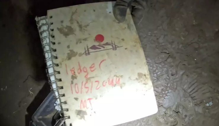 Гостевой блокнот, найденный на дне "адской пещеры" в Калифорнии