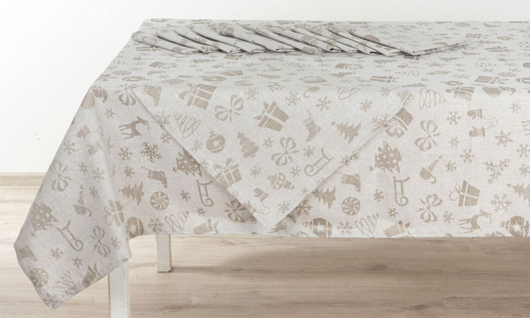 Что подарить родственникам на Новый год: что пригодится в быту и создаст уют