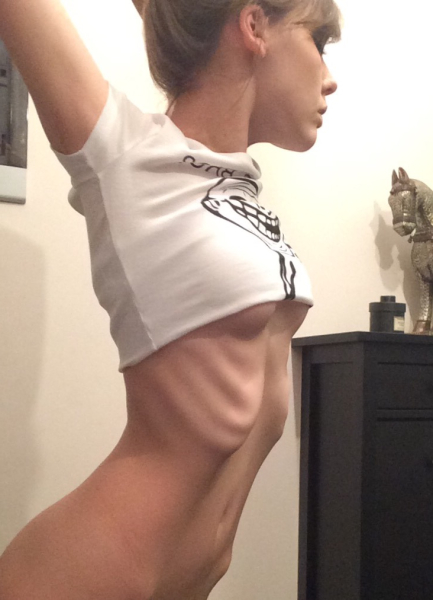 Голая Алина Рин на горячих фото