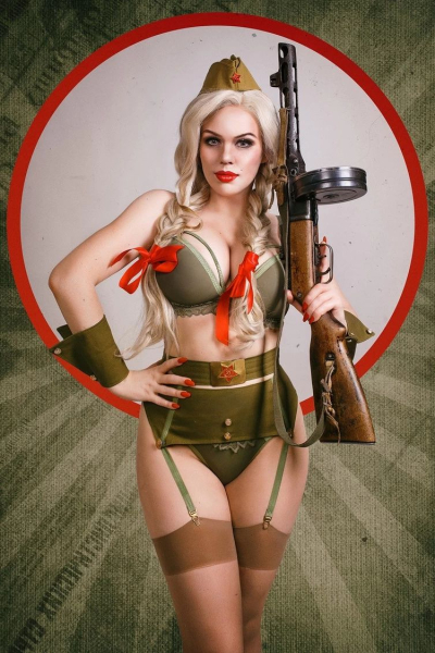 Голая Алиса Арефьева на слитых фото