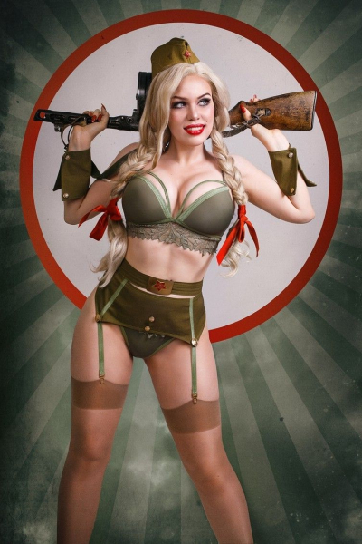 Голая Алиса Арефьева на слитых фото