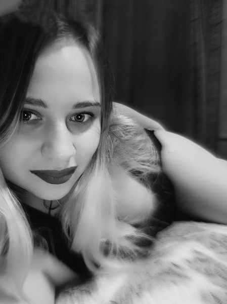 Голая Алиса Рудэн