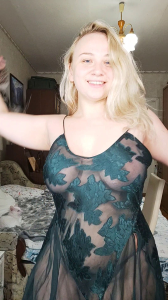 Голая Алиса Рудэн