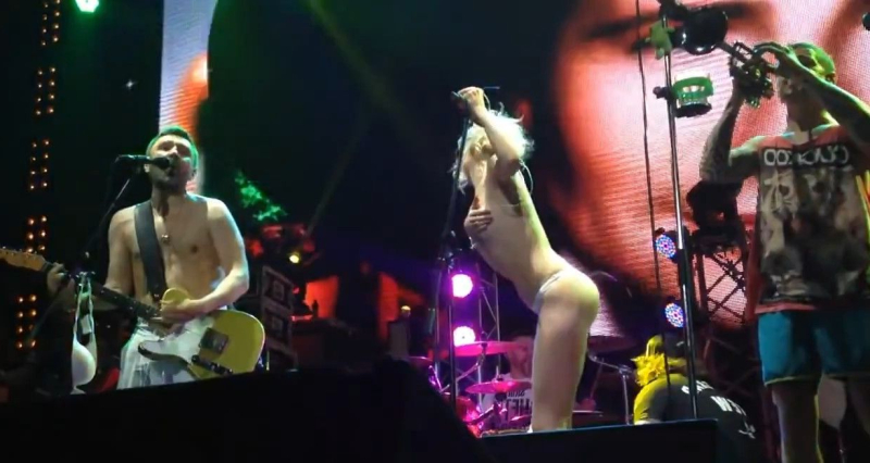 Голая Алиса Вокс на горячих фото