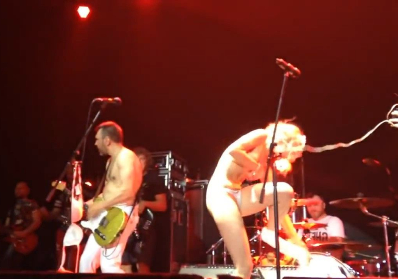 Голая Алиса Вокс на горячих фото