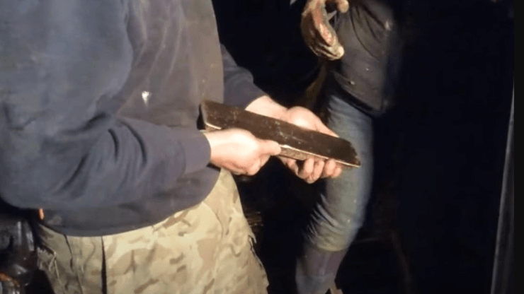 Золотой слиток, найденный внутри танка